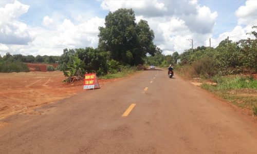 Giá Và Giao Dịch Đất Nền Giảm Sâu, Vì Sao Người Mua Chưa “Chốt Sổ”?