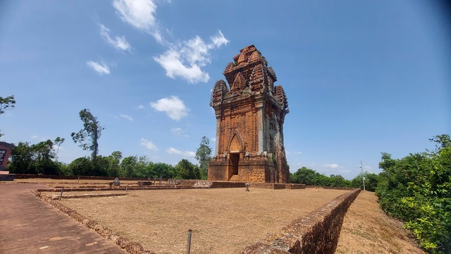 Đến Gia Lai ngắm tháp Cánh Tiên, thăm thành Hoàng Đế- Ảnh 5.