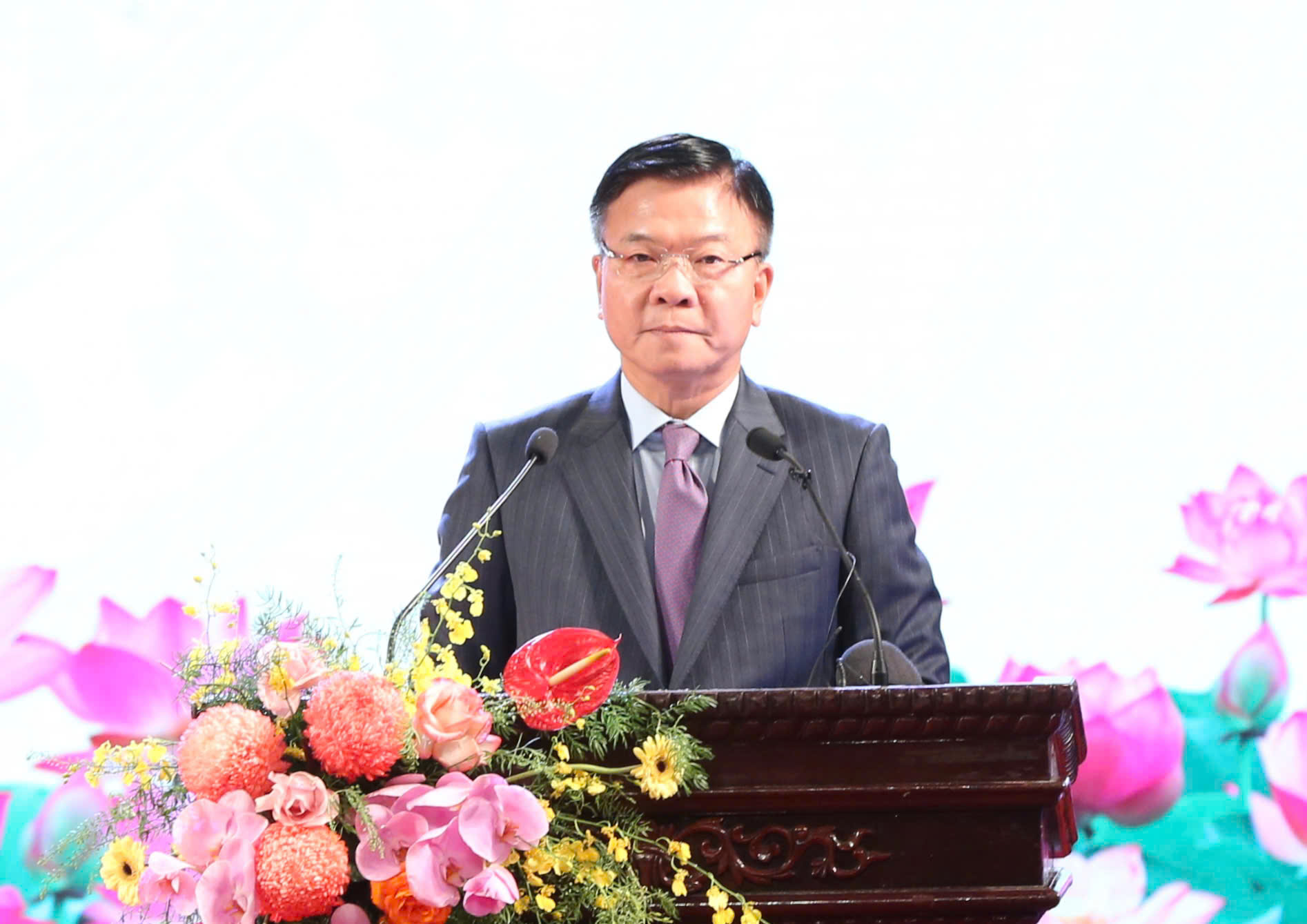 Bộ trưởng Bộ VH-TT-DL: 'Tập trung lan tỏa niềm tin, trí tuệ và bản lĩnh Việt Nam' - Ảnh 3.