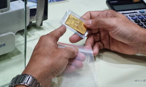 Giá vàng lên đỉnh, thị trường không có nguồn