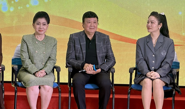 NSƯT Bảo Quốc nhắc về biến cố sức khỏe, tưởng không còn đứng trên sân khấu - Ảnh 4.