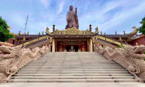 Ngôi chùa như ‘bồng lai tiên cảnh’ giữa núi rừng An Giang