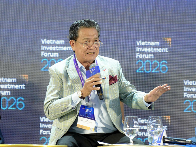 Ộng Đặng Văn Thành, Chủ tịch Tập đoàn TTC tại diễn đàn đầu tư sáng 4/11. Ảnh: Phương Uyên