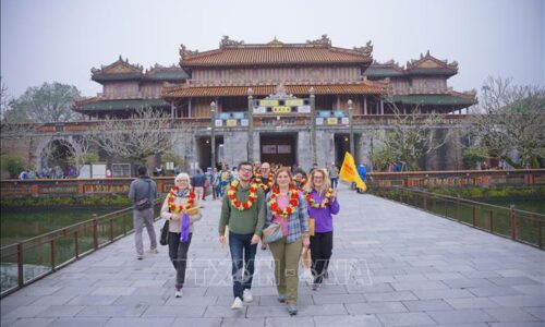 Huế và Quảng Ninh đạt mốc du lịch ấn tượng