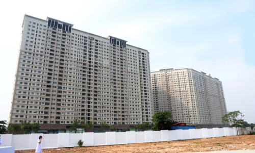 Rủi ro từ việc tín dụng “đổ” vào bất động sản