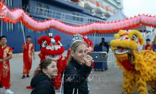 Lượng khách du lịch đến Quảng Ninh tăng cao trong 3 ngày nghỉ Tết Dương lịch