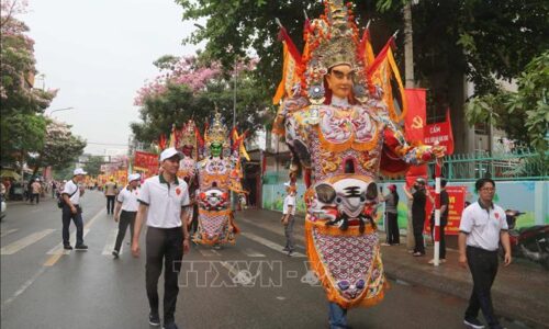 Đặc sắc lễ nghinh thần trên đường phố Đồng Nai