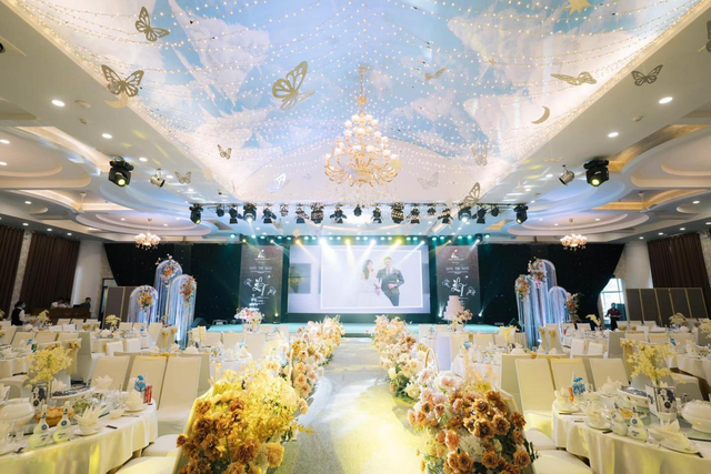 Các trung tâm hội nghị tiệc cưới và dịch vụ tổ chức sự kiện ngày càng chú trọng vào hệ thống âm than - Ảnh 1.