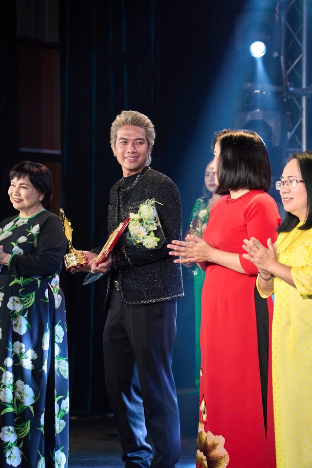 Doanh nhân: Phạm Quốc Hùng được vinh danh “Doanh nhân có trái tim nhân ái vì cộng đồng” năm 2025 - Ảnh 3.