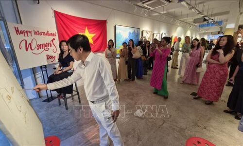 Quảng bá hội họa Việt Nam tại Singapore